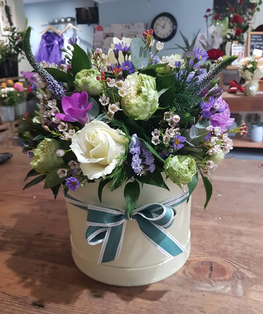 Junipers Summer Lilac Hatbox